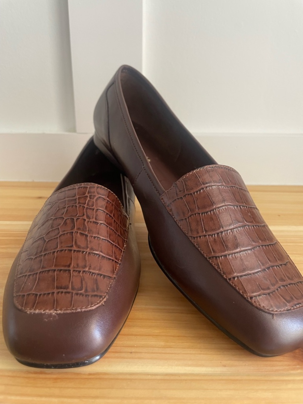 Enzo Angiolini Women's Brown Croc-Embossed Leather Loafers